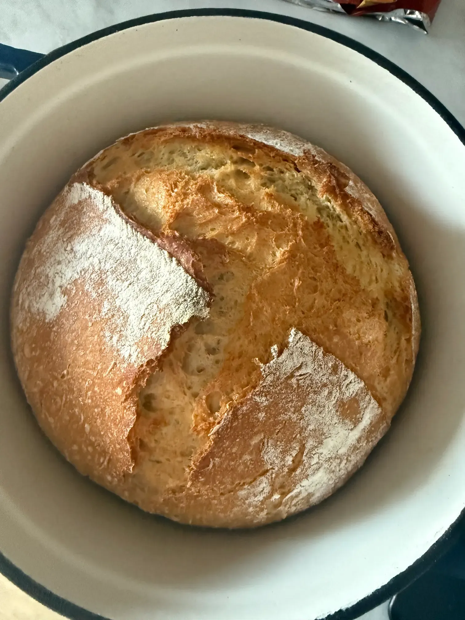 Nocny Chleb orkiszowy z chrupiącą skórką w garnku do pieczenia michał gotuje 